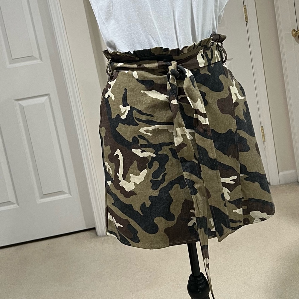 GiGiO Camo Green and Brown Mini Wrap Denim Skorts with Belt Tie and Pocket